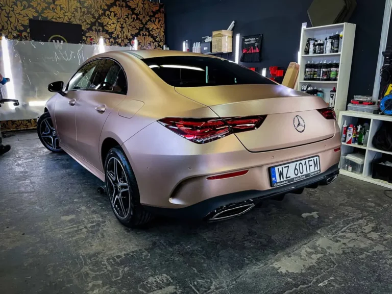 Auto po wykonanym detailingu w studiu Warszawski Błysk