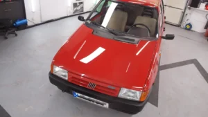 Fiat Uno po polerowaniu lakieru w studiu detailingowym