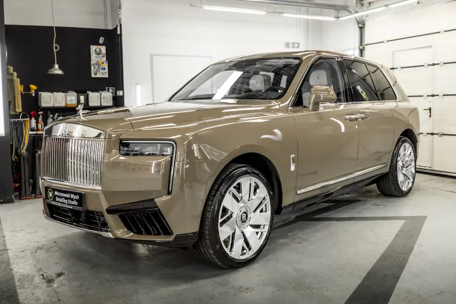 Rolce Royce po zabezpieczeniu lakieru w studiu detailingowym
